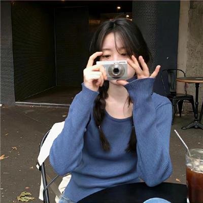 这个警察不太冷